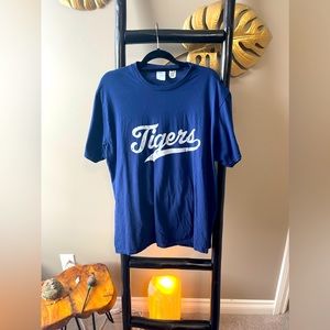 Official Detroit Tigers tee XL